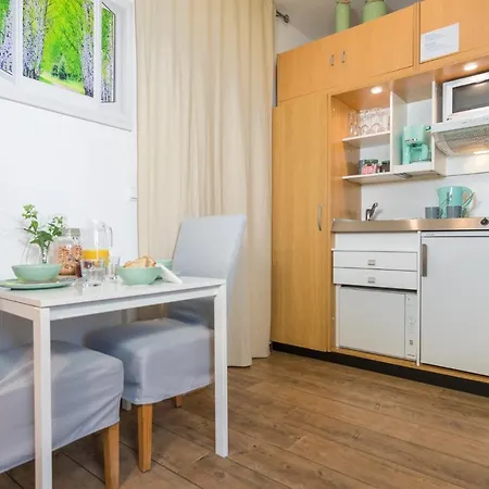 Ein Bett Im Norden Apartment *